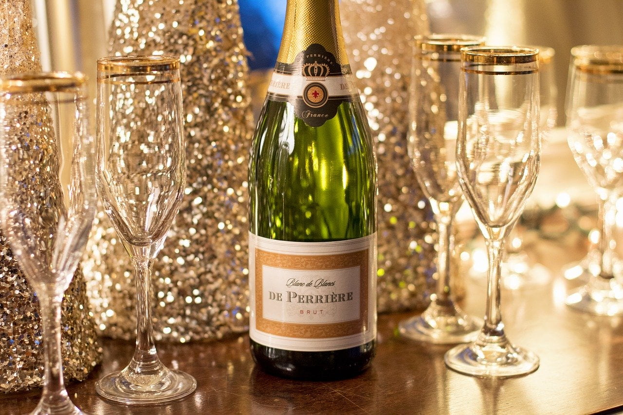 Waar kan ik online champagne bestellen? (4 beste sites)