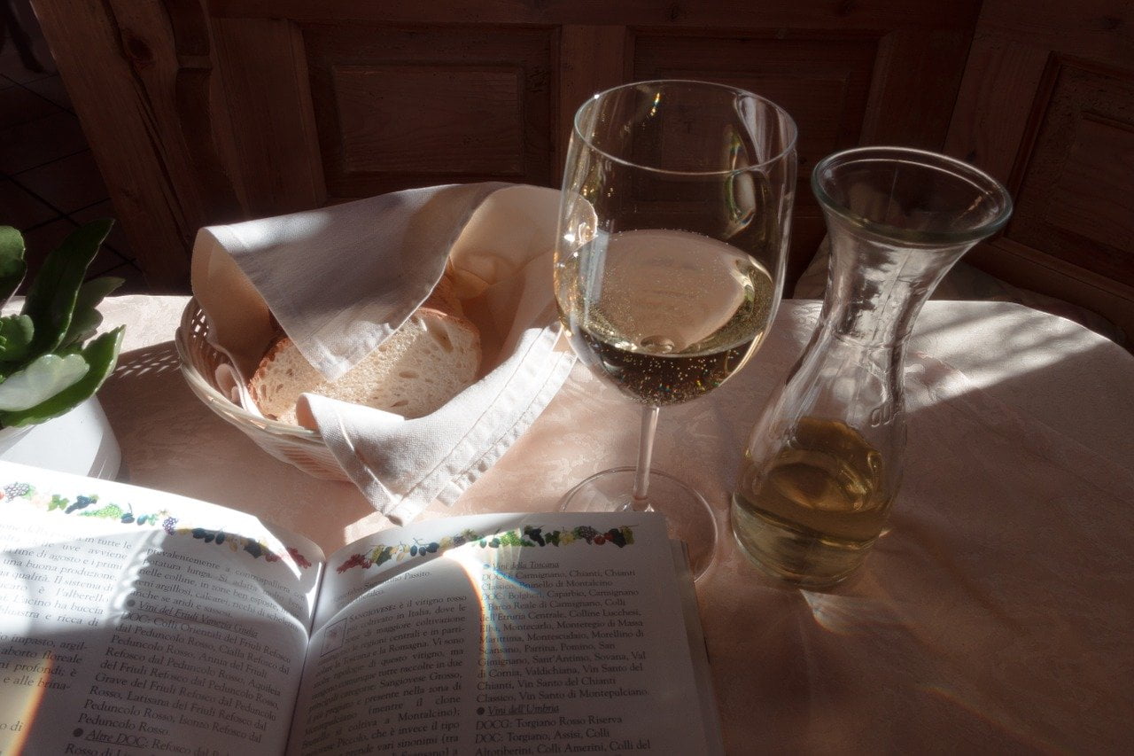 Boeken over witte wijn: dit zijn de 11 beste!