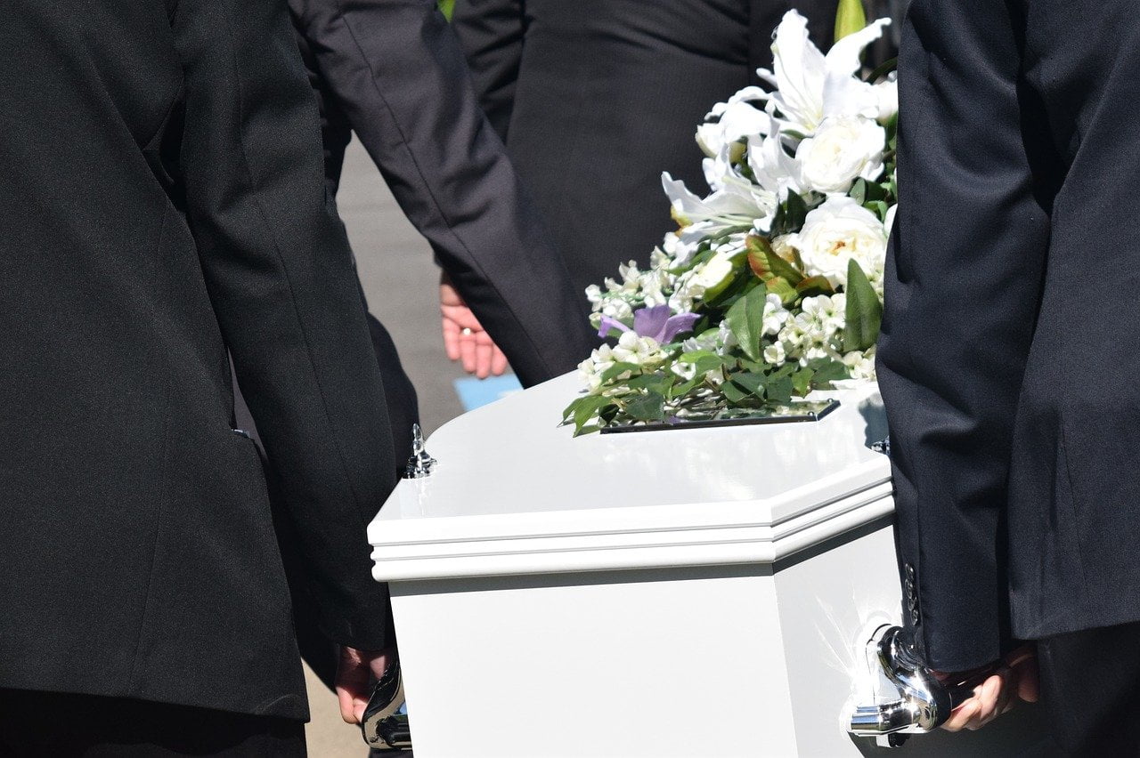 Gezellig samenkomen na een begrafenis of crematie